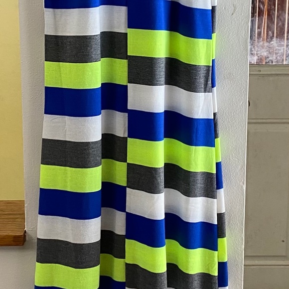 NWT True Rock maxi dress. Sz M